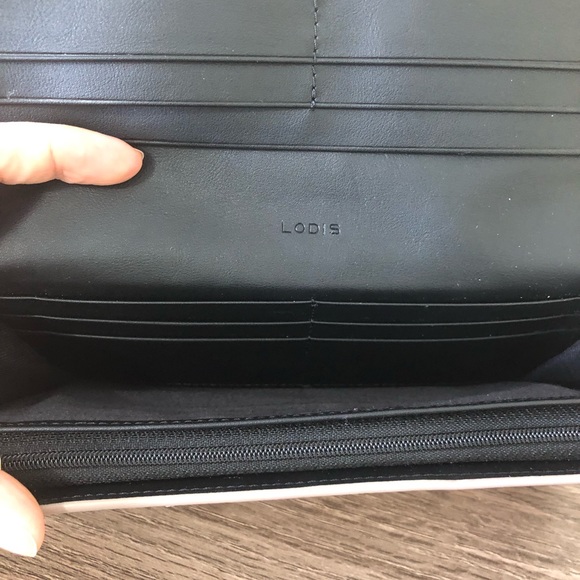 Like new Lodis wallet - Picture 5 of 8